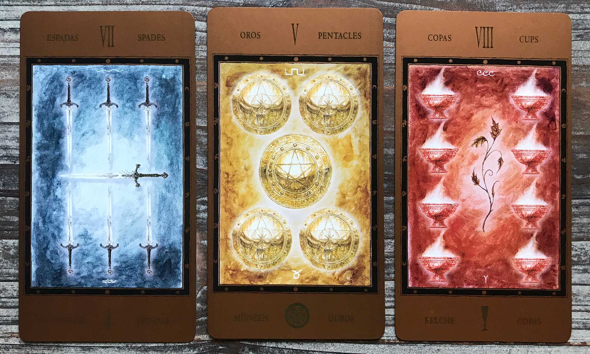 Luis Royo's Labyrinth Tarot